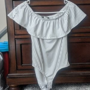 Flutter sleeve striped body suit